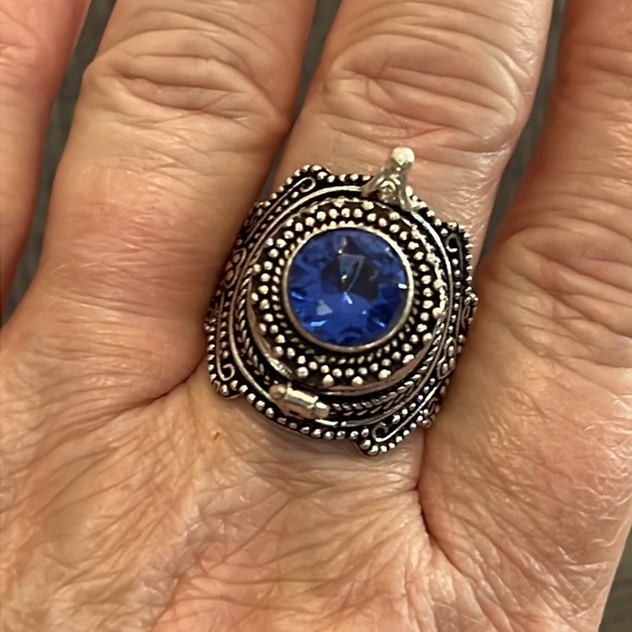 #458 Synthetic Blue Topaz Handcrafted Poison โ ๏ธ Ring ๐ Size 9 NWOT - Picture 3 of 15